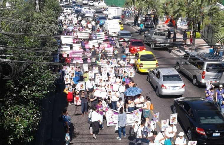 Realizan Marcha Para Exigir Cese De La Violencia De Género Arpas 2937